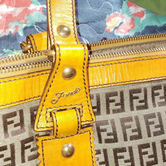 🔥SOLD🔥Fendi Zucchino Monogram Leather Tote - Picture 3 of 8